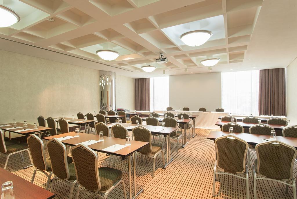 Lagos Continental Hotel Екстер'єр фото Meeting room