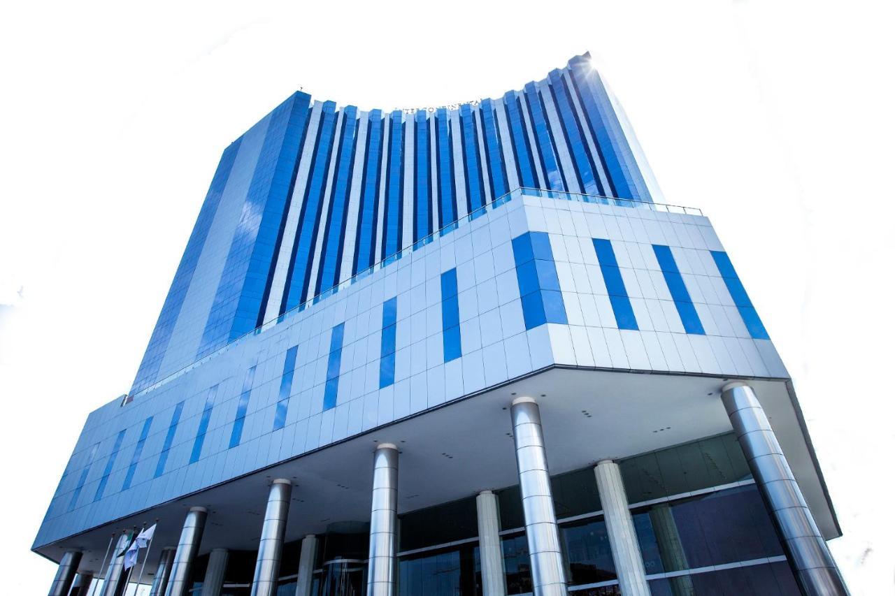 Lagos Continental Hotel Екстер'єр фото The new building of the National University of Management